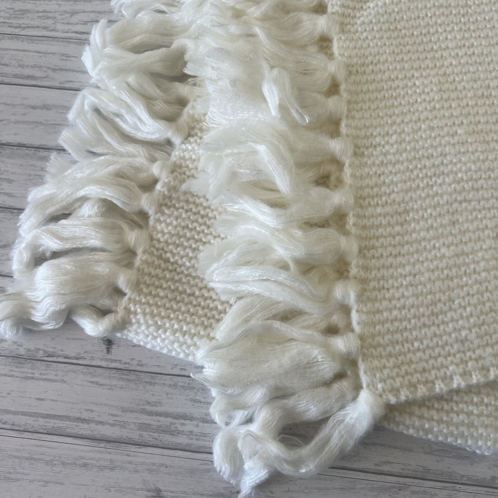 Frye and Co Womens Scarves Garter Fringe Ivory Sparkle Mouline Striped Lot Of 2‎ - Picture 10 of 13